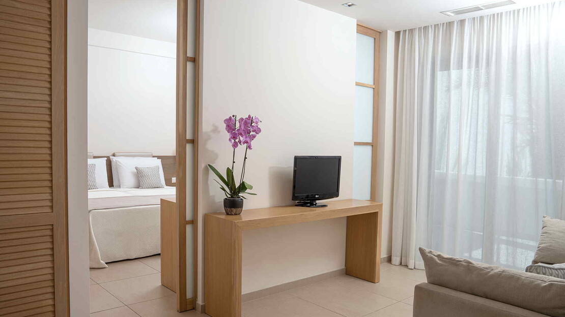 Maritimo Beach Hotel